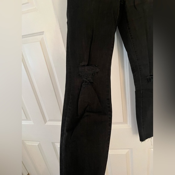 Madewell Mid Rise 9” Distressed Skinny Jeans - Picture 10 of 11